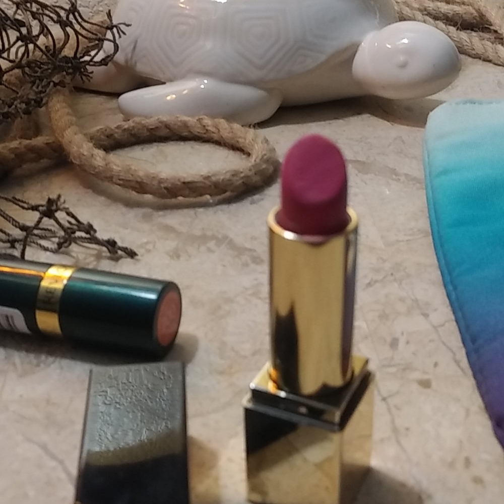 Lipstick - Picture 5 of 6